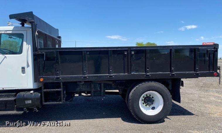 image for item KB9477 2001 International 4900  dump flatbed truck