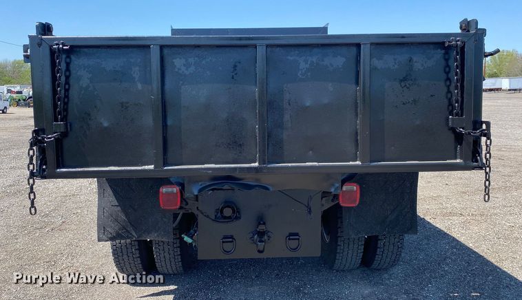 image for item KB9477 2001 International 4900  dump flatbed truck