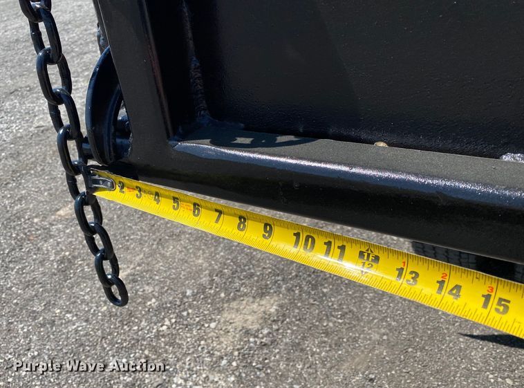 image for item KB9477 2001 International 4900  dump flatbed truck