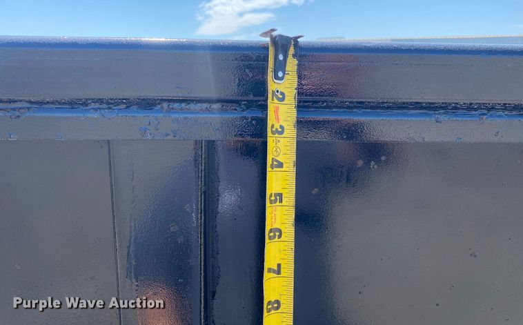 image for item KB9477 2001 International 4900  dump flatbed truck