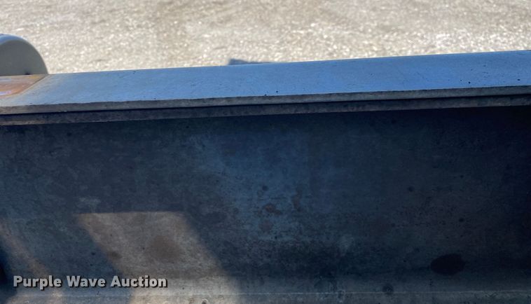 image for item KB9477 2001 International 4900  dump flatbed truck