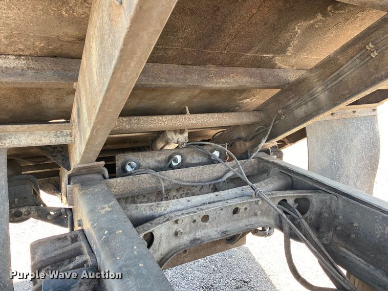 image for item KB9477 2001 International 4900  dump flatbed truck