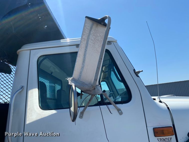 image for item KB9477 2001 International 4900  dump flatbed truck