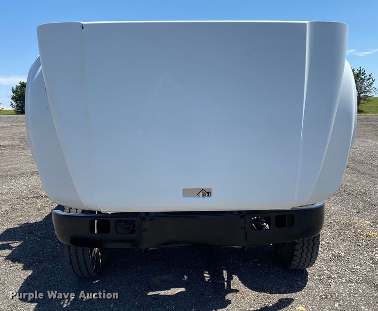 image for item KB9477 2001 International 4900  dump flatbed truck