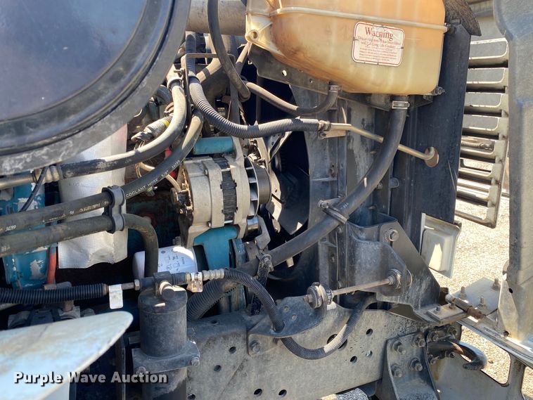 image for item KB9477 2001 International 4900  dump flatbed truck