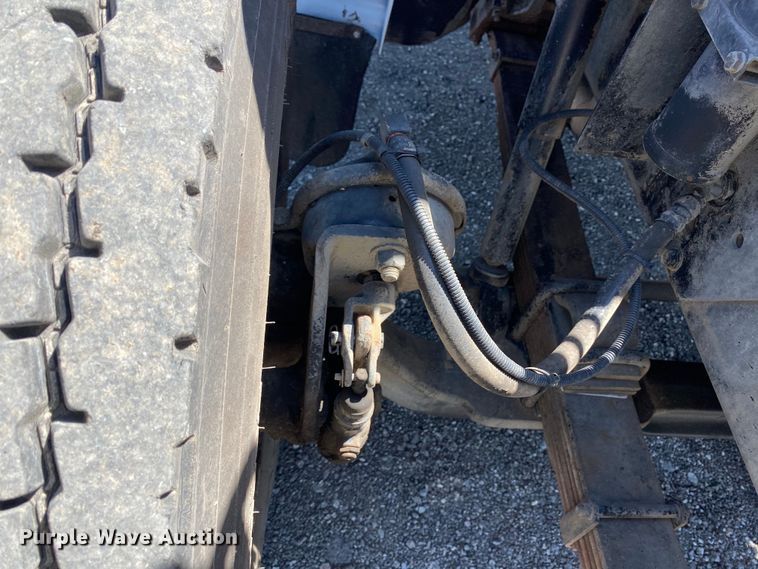 image for item KB9477 2001 International 4900  dump flatbed truck