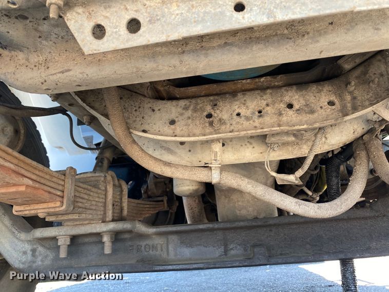 image for item KB9477 2001 International 4900  dump flatbed truck