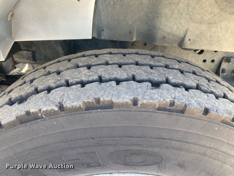 image for item KB9477 2001 International 4900  dump flatbed truck