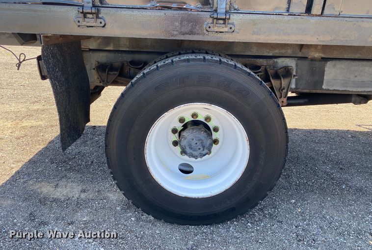 image for item KB9477 2001 International 4900  dump flatbed truck