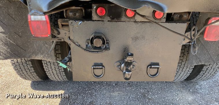 image for item KB9477 2001 International 4900  dump flatbed truck