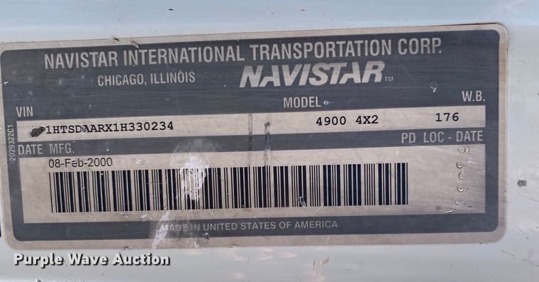 image for item KB9477 2001 International 4900  dump flatbed truck