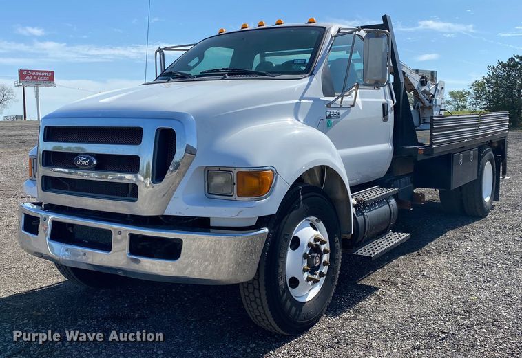 image for item KB9481 2011 Ford F650 Super Duty  flatbed truck