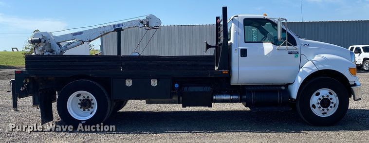 image for item KB9481 2011 Ford F650 Super Duty  flatbed truck