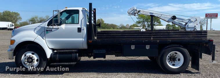 image for item KB9481 2011 Ford F650 Super Duty  flatbed truck