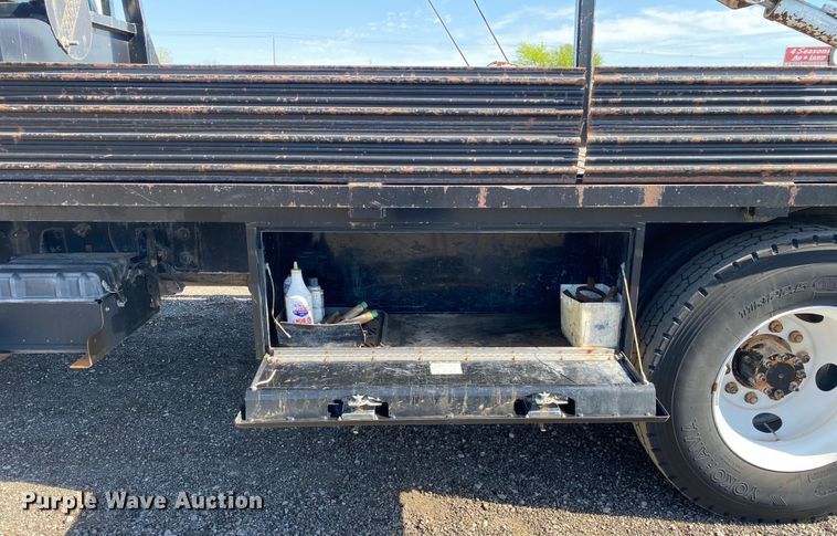 image for item KB9481 2011 Ford F650 Super Duty  flatbed truck