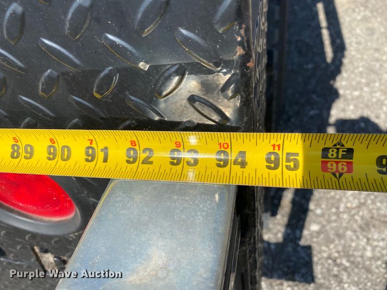 image for item KB9481 2011 Ford F650 Super Duty  flatbed truck