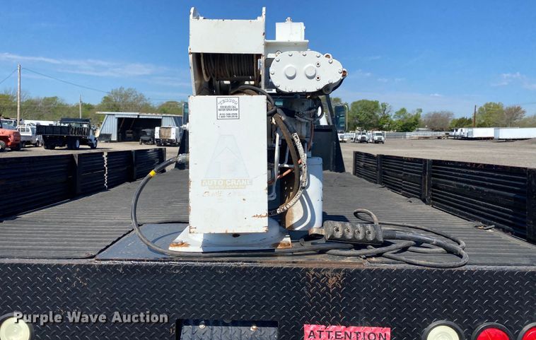 image for item KB9481 2011 Ford F650 Super Duty  flatbed truck