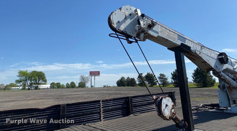 image for item KB9481 2011 Ford F650 Super Duty  flatbed truck