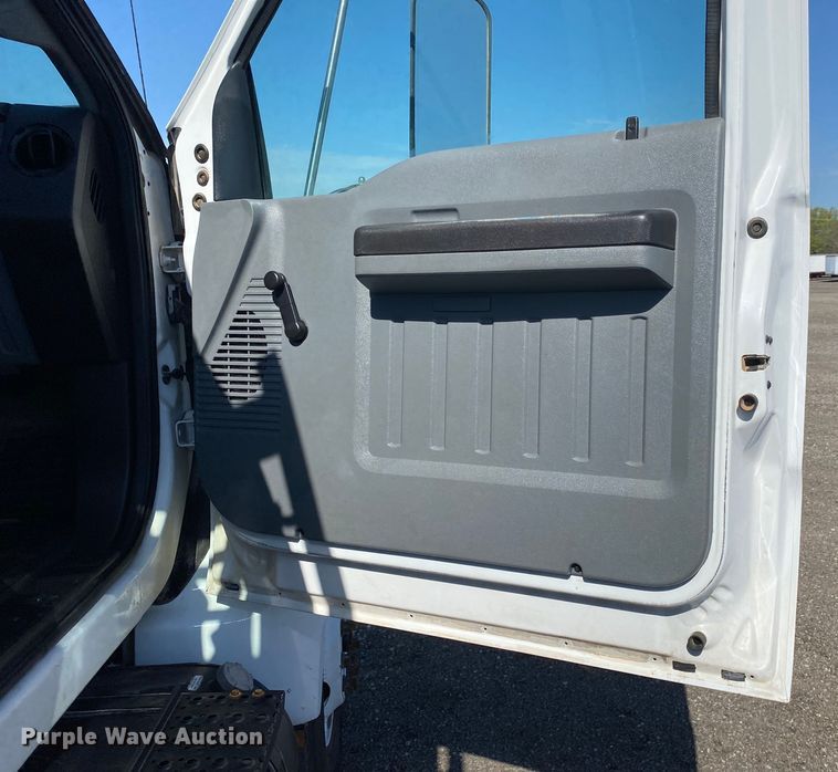 image for item KB9481 2011 Ford F650 Super Duty  flatbed truck