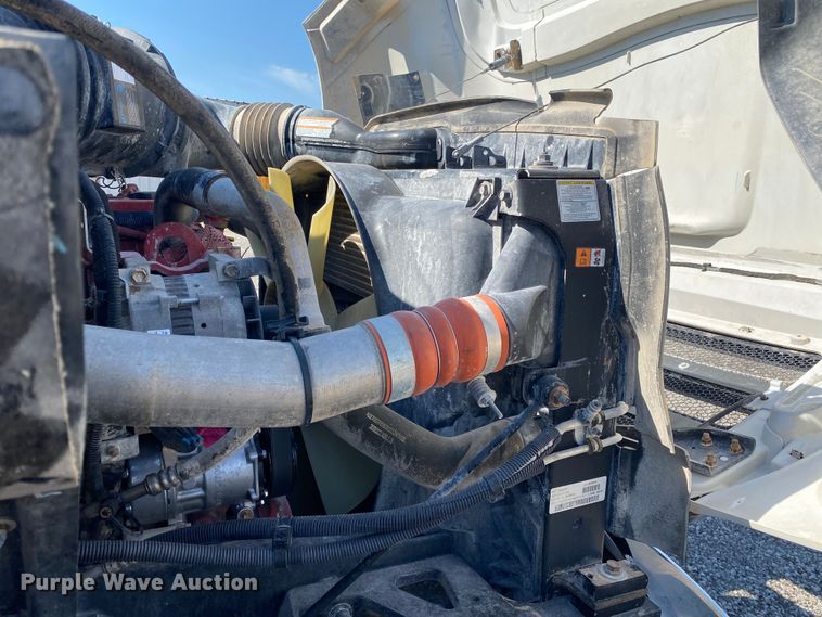 image for item KB9481 2011 Ford F650 Super Duty  flatbed truck