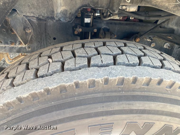 image for item KB9481 2011 Ford F650 Super Duty  flatbed truck