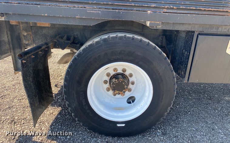 image for item KB9481 2011 Ford F650 Super Duty  flatbed truck