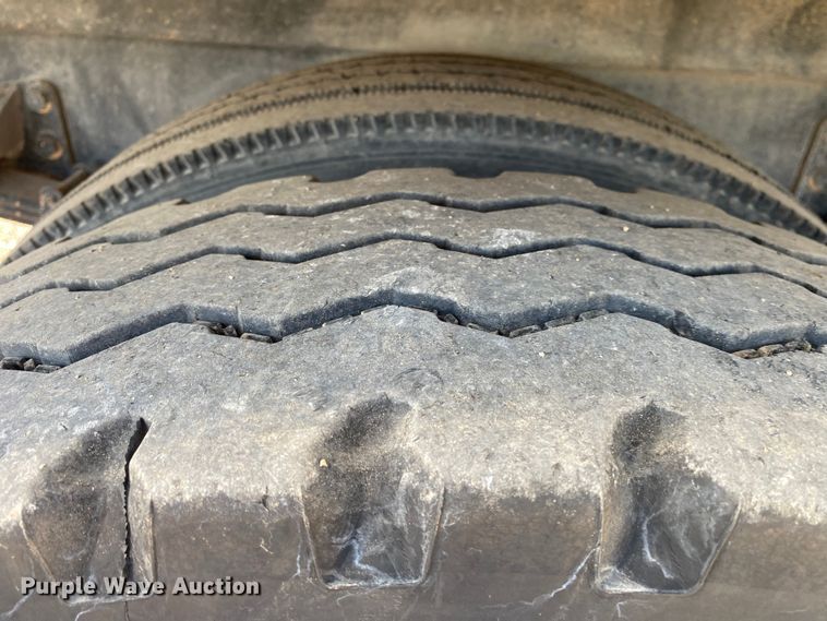 image for item KB9481 2011 Ford F650 Super Duty  flatbed truck