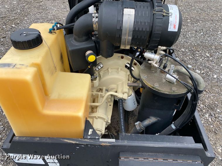 image for item KB9505 2011 Ingersoll Rand P90  air compressor