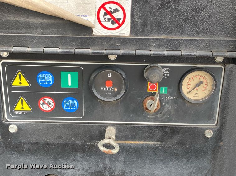 image for item KB9506 2011 Ingersoll Rand P90  air compressor