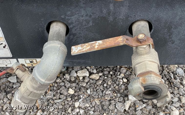 image for item KB9506 2011 Ingersoll Rand P90  air compressor