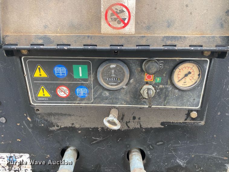 image for item KB9508 2007 Ingersoll Rand P90  air compressor