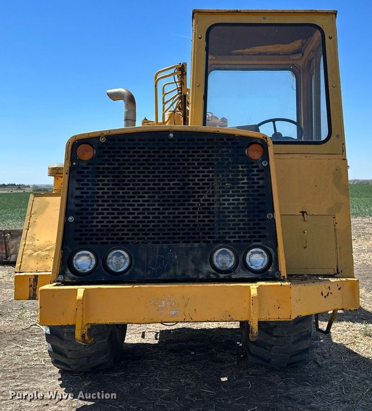 image for item KL9182 1978 John Deere 762  elevating scraper