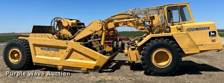 image for item KL9182 1978 John Deere 762  elevating scraper
