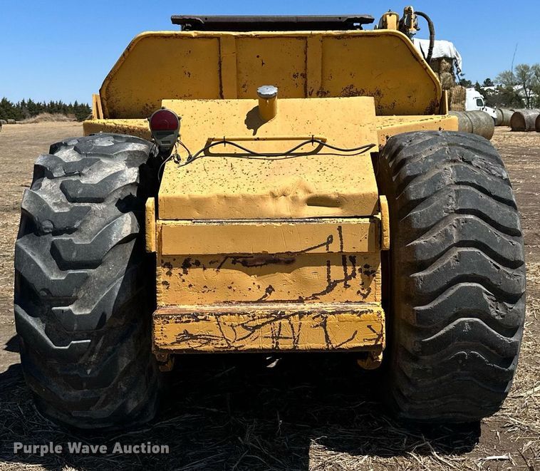 image for item KL9182 1978 John Deere 762  elevating scraper