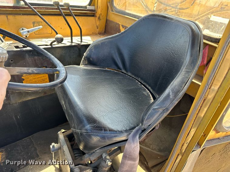 image for item KL9182 1978 John Deere 762  elevating scraper