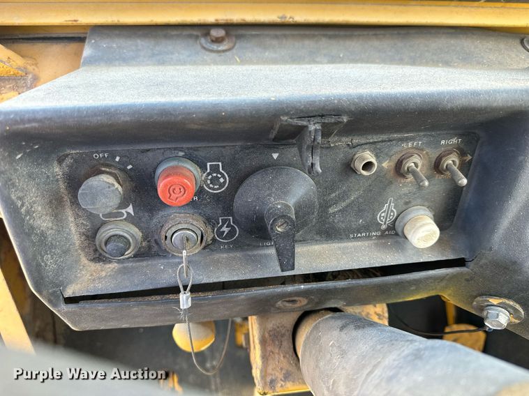 image for item KL9182 1978 John Deere 762  elevating scraper