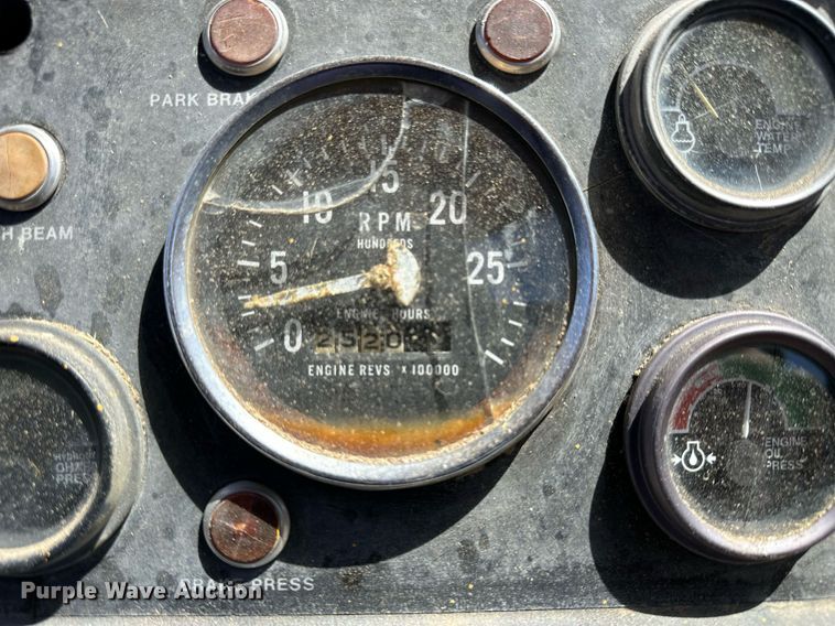 image for item KL9182 1978 John Deere 762  elevating scraper