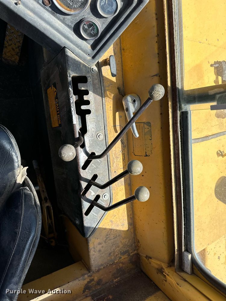 image for item KL9182 1978 John Deere 762  elevating scraper