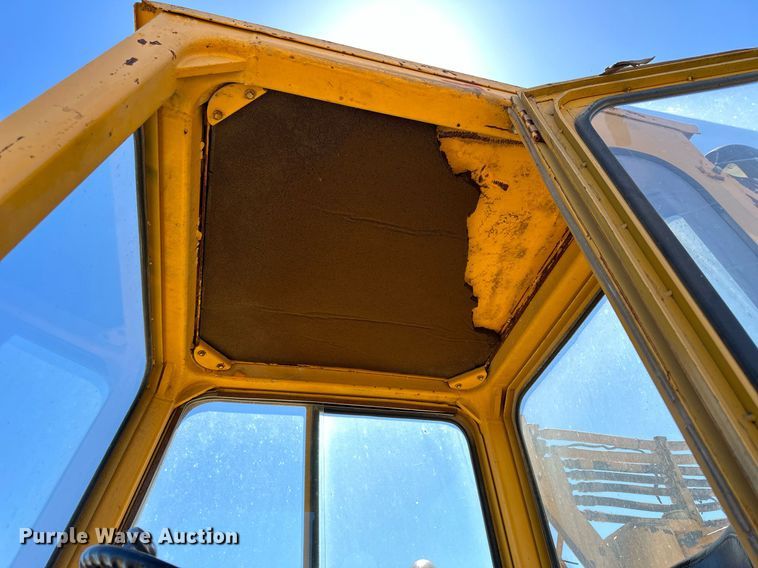 image for item KL9182 1978 John Deere 762  elevating scraper