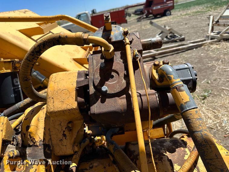 image for item KL9182 1978 John Deere 762  elevating scraper