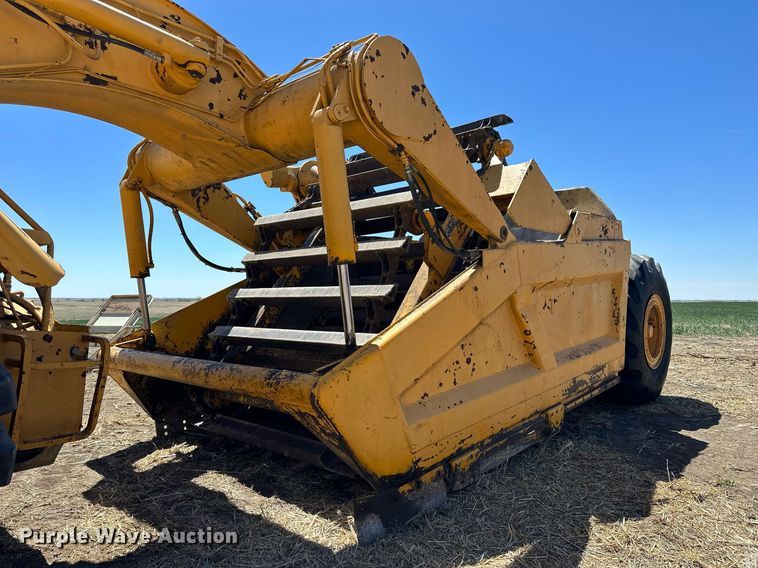 image for item KL9182 1978 John Deere 762  elevating scraper