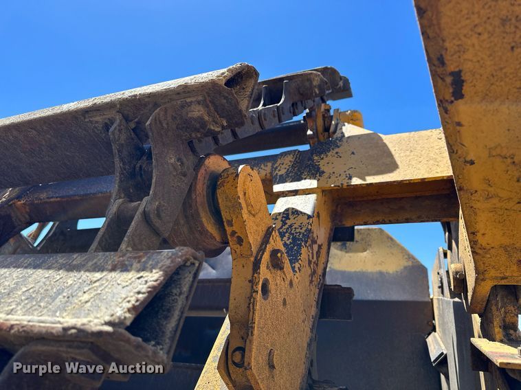 image for item KL9182 1978 John Deere 762  elevating scraper