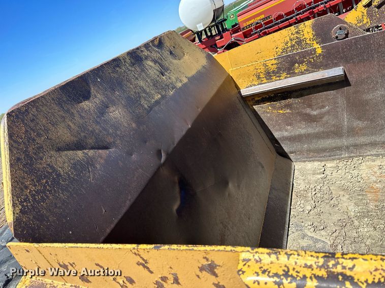 image for item KL9182 1978 John Deere 762  elevating scraper