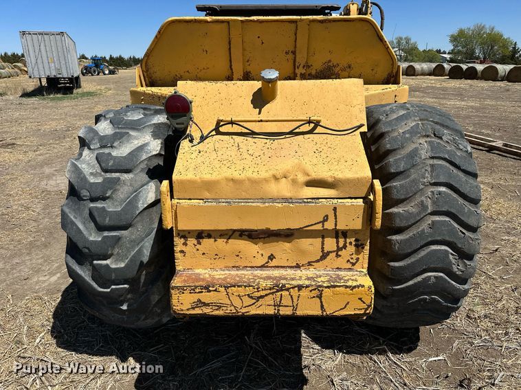 image for item KL9182 1978 John Deere 762  elevating scraper