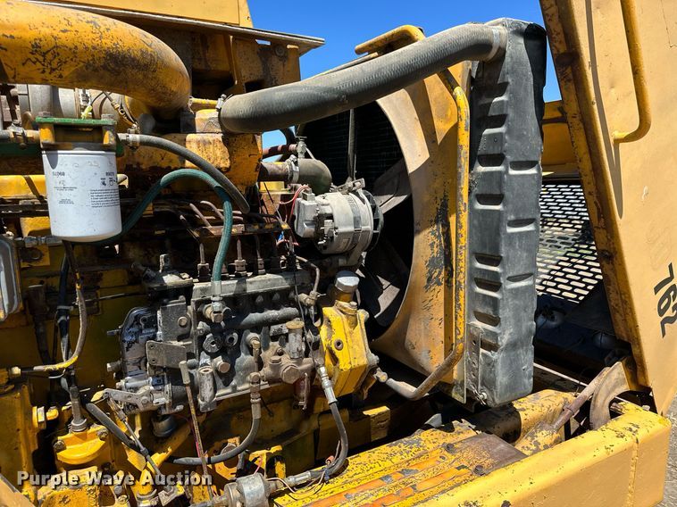 image for item KL9182 1978 John Deere 762  elevating scraper