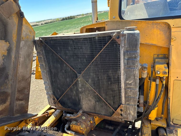 image for item KL9182 1978 John Deere 762  elevating scraper