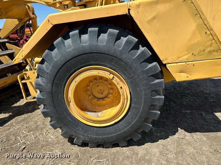 image for item KL9182 1978 John Deere 762  elevating scraper