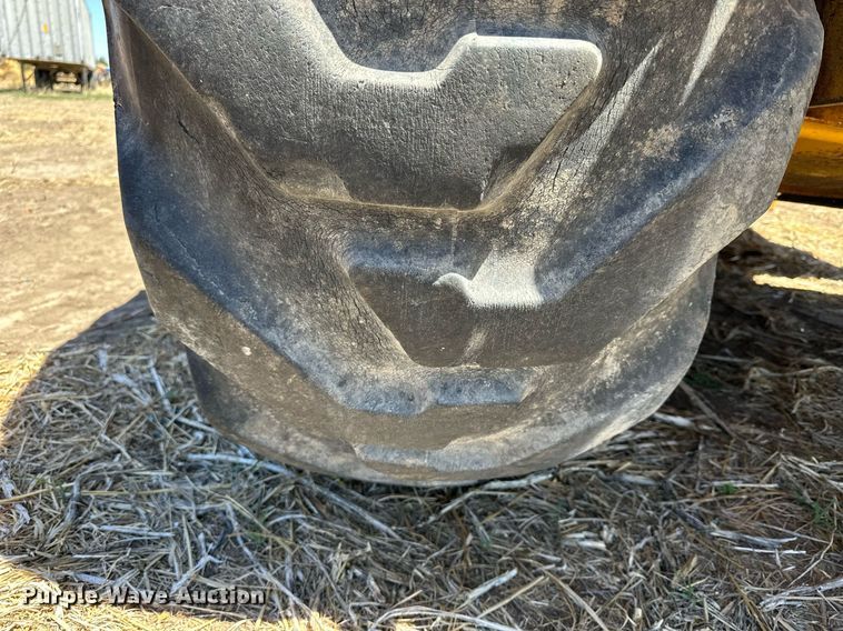 image for item KL9182 1978 John Deere 762  elevating scraper