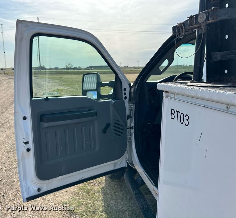 image for item KL9234 2012 Ford F550 Super Duty  bucket truck