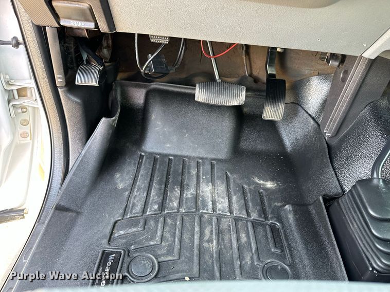 image for item KL9234 2012 Ford F550 Super Duty  bucket truck